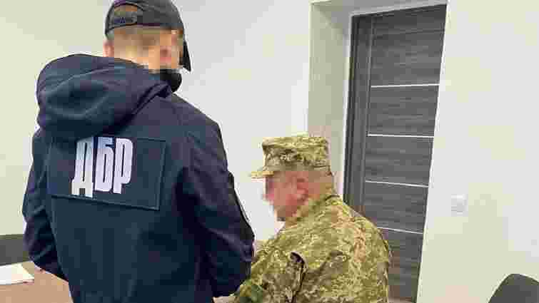 У військовій частині на Рівненщині викрили схему з виплати зайвих премій на 1 млн грн