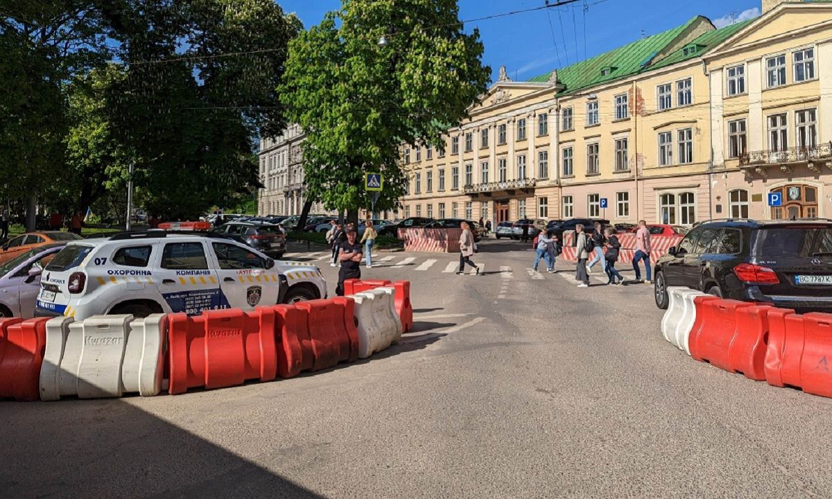 Вулиця Винниченка у центрі Львова залишиться закритою до кінця воєнного стану