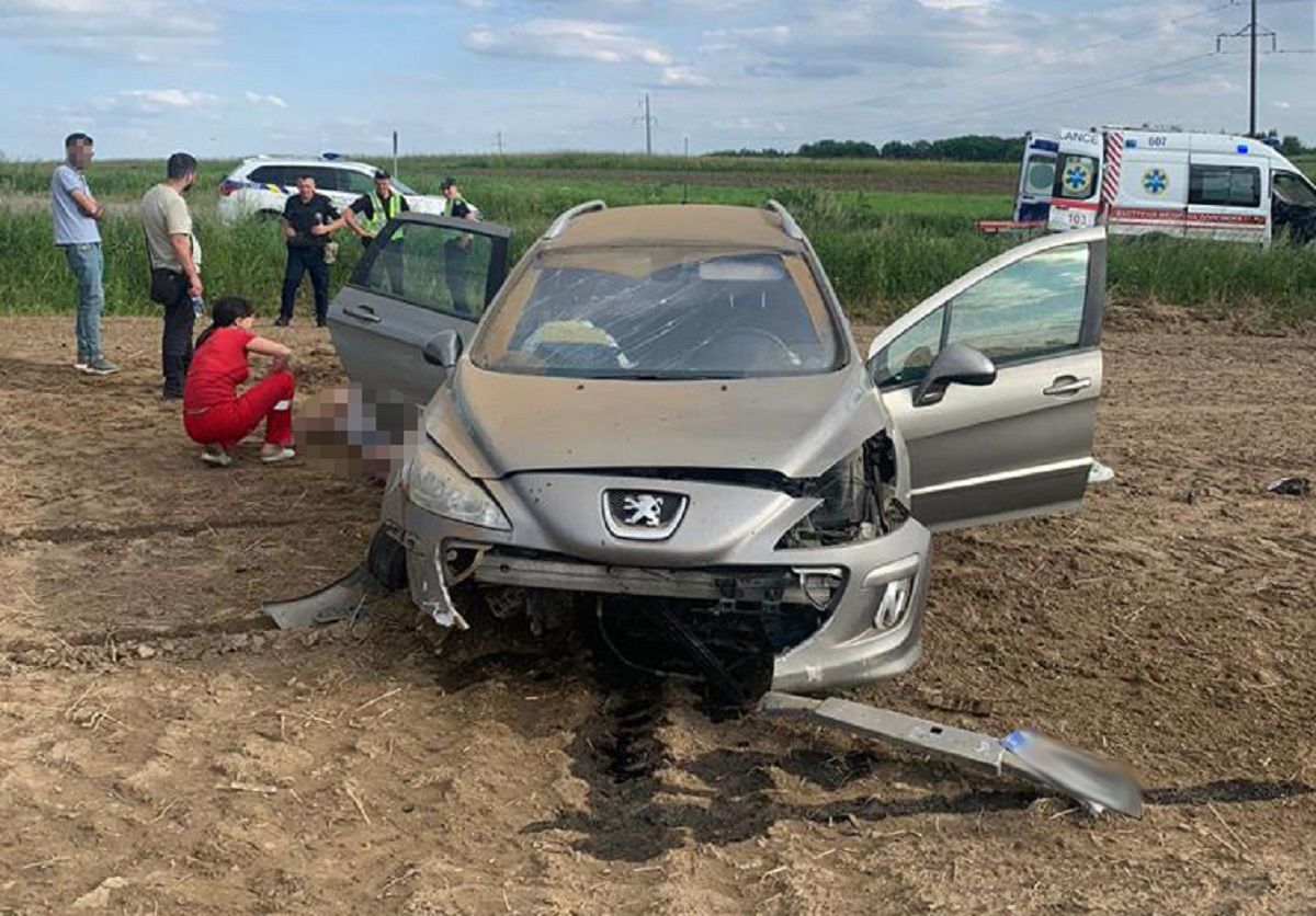 На Львівщині водійка з'їхала в кювет, серед травмованих 8-річна дівчинка