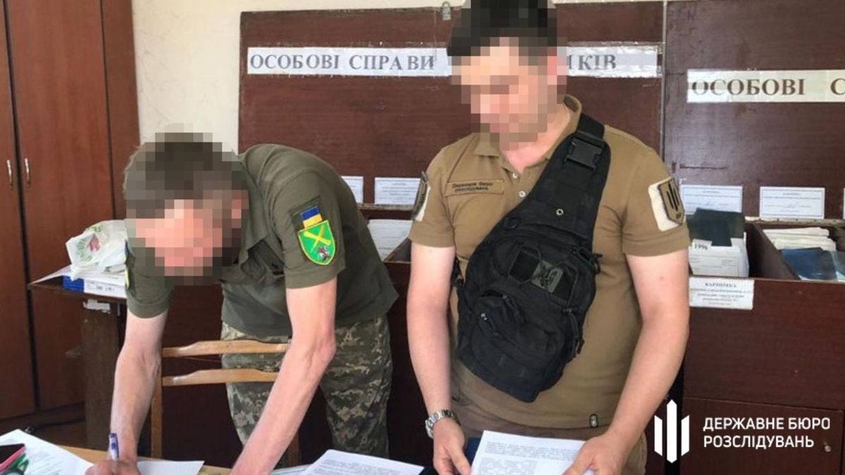 На Київщині посадовець ТЦК підробляв документи ухилянтам