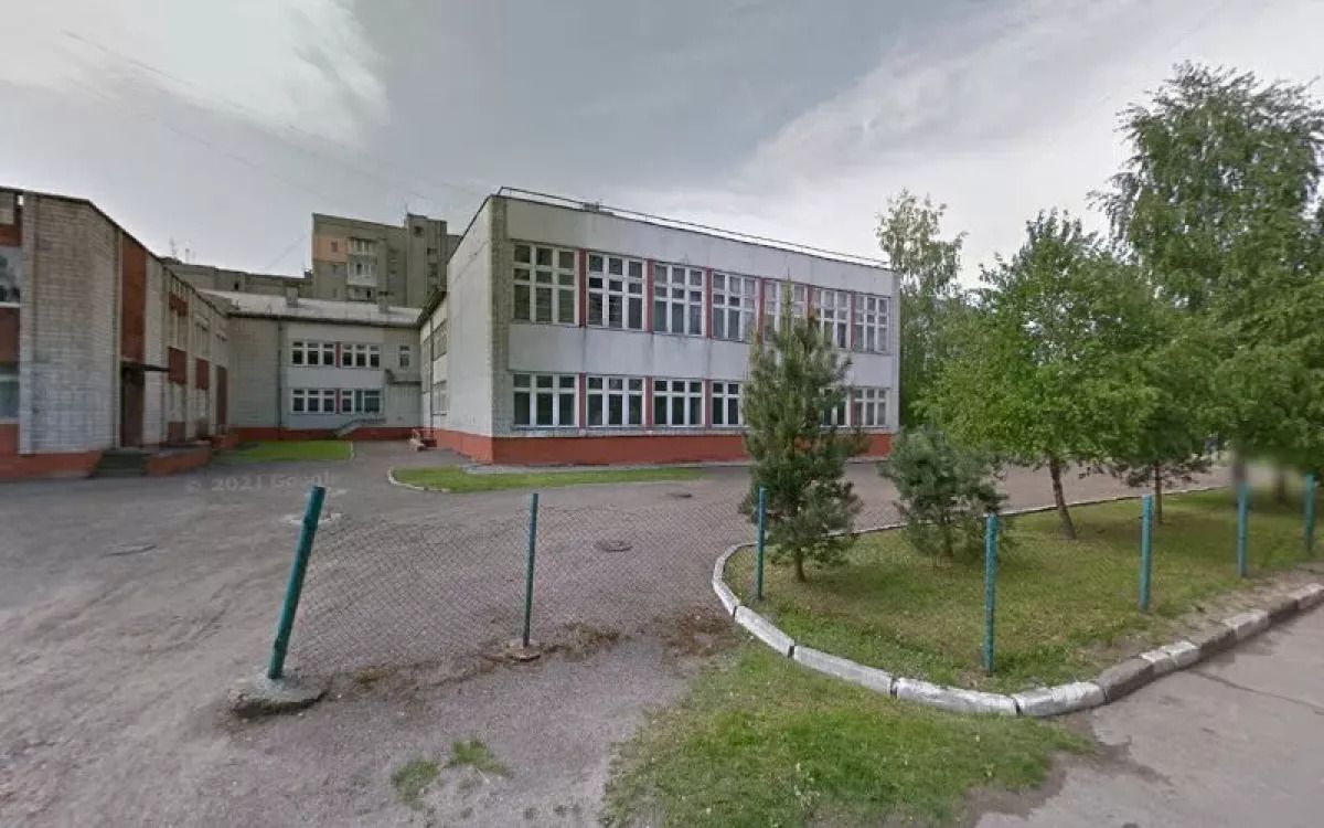 Львівський суд оштрафував маму третьокласника, який вимагав в учня солодощі