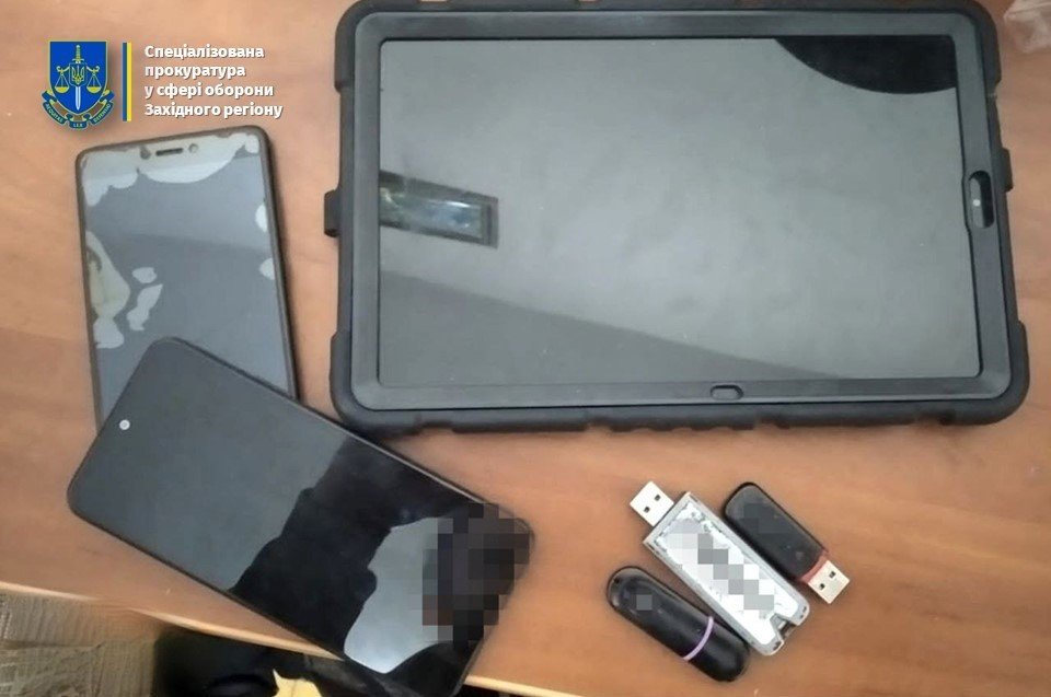 Двоє військовослужбовців та медична працівниця дислокувалися у різних підрозділах на території Яворівського полігону (фото Офісу генпрокурора)