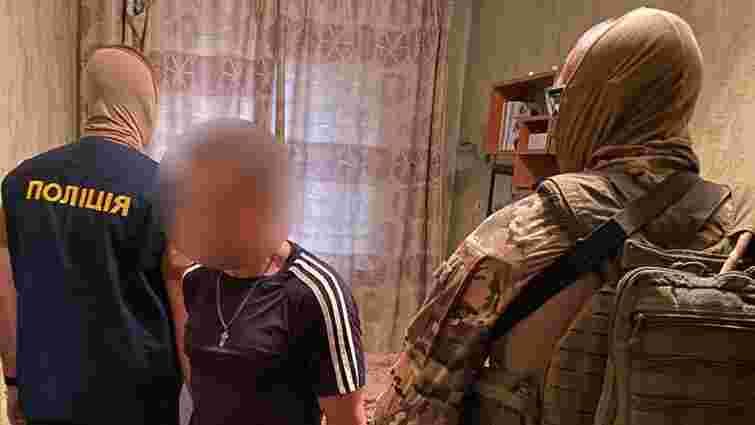 На Буковині поліція викрила масштабну злочинну групу, розслідуючи справу про погрози чиновнику