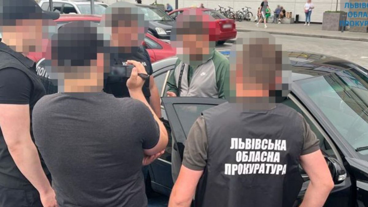 У Новояворівську затримали чоловіка, який продавав статуси багатодітного батька