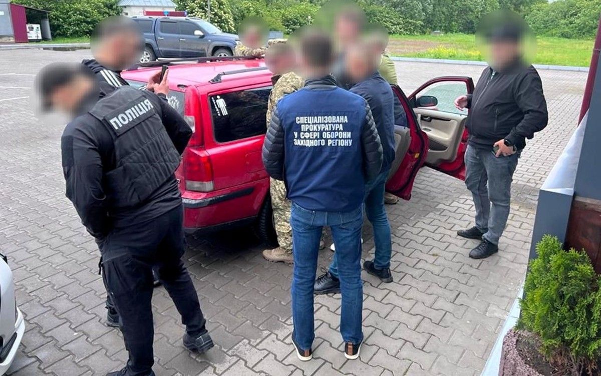 На Тернопільщині офіцер військомату вимагав 500 доларів за невилучення трактора 