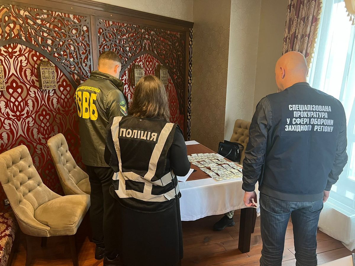 26-річний мешканець Львівщини за хабар хотів вивезти ухилянтів за кордон