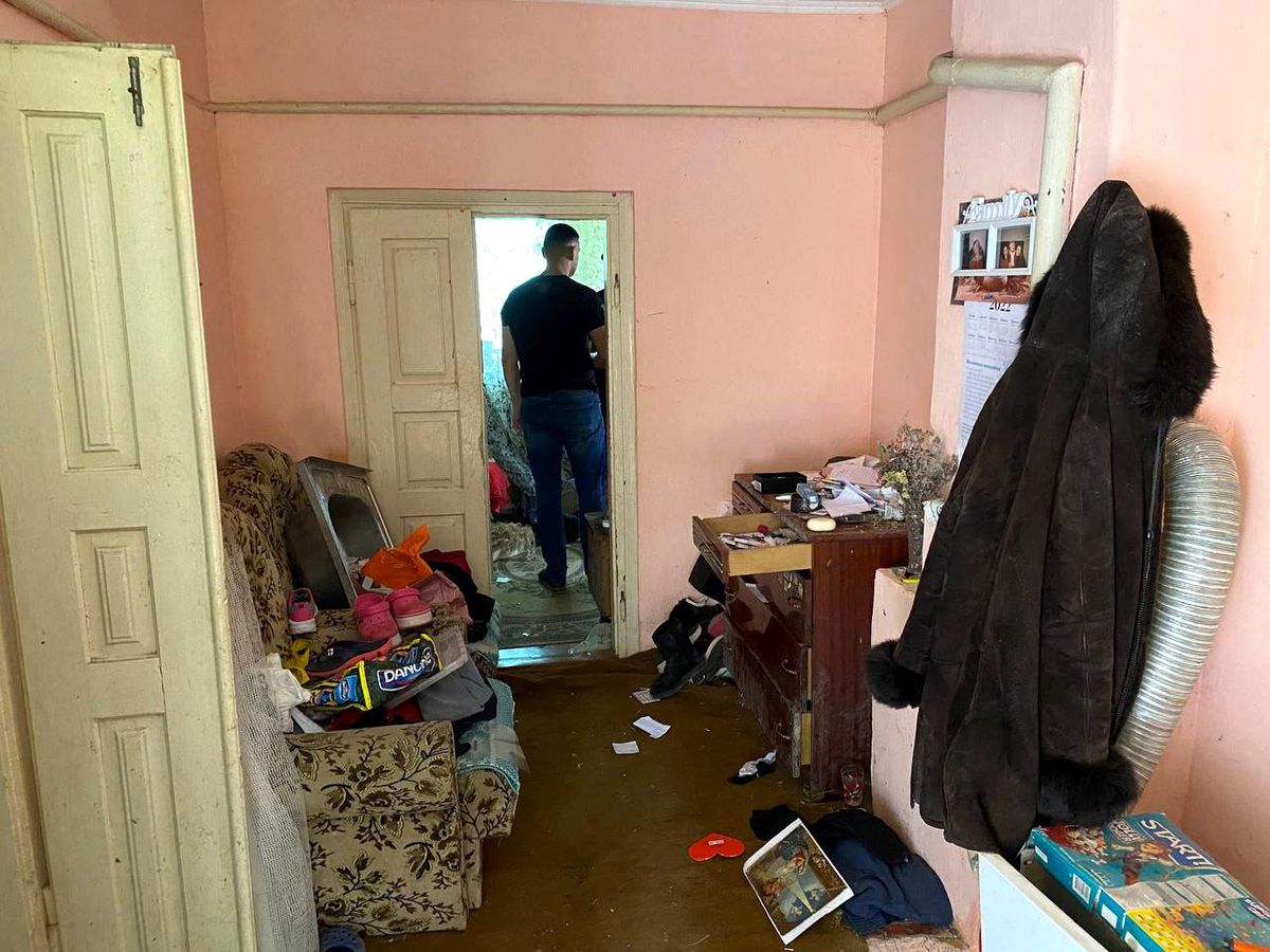 На Рівненщині поліція затримала крадія, який заснув у чужому будинку