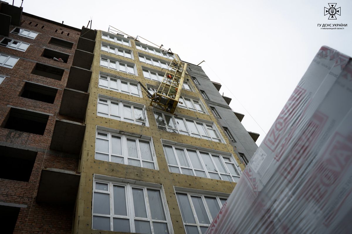 На будівництві новобудови у Хмельницькому постраждали п'ятеро працівників