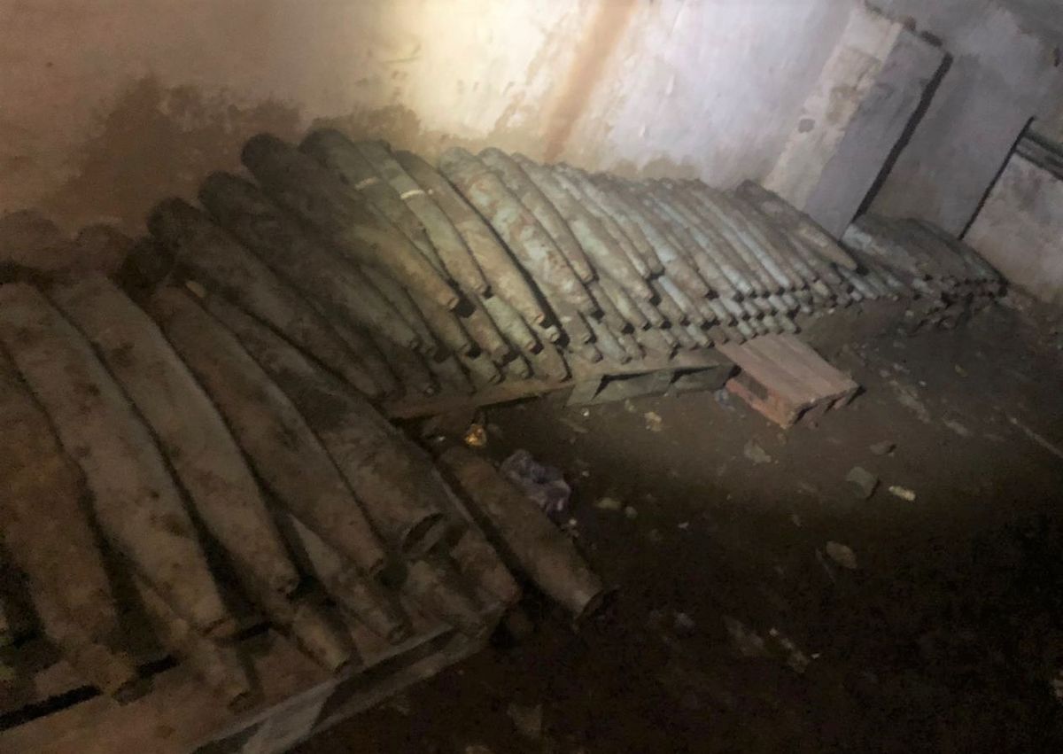 Українським військовим передали знайдені на Харківщині російські снаряди