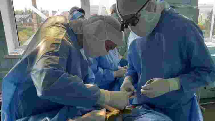 Рівненські хірурги прооперували 15-річного підлітка зі складною травмою голови