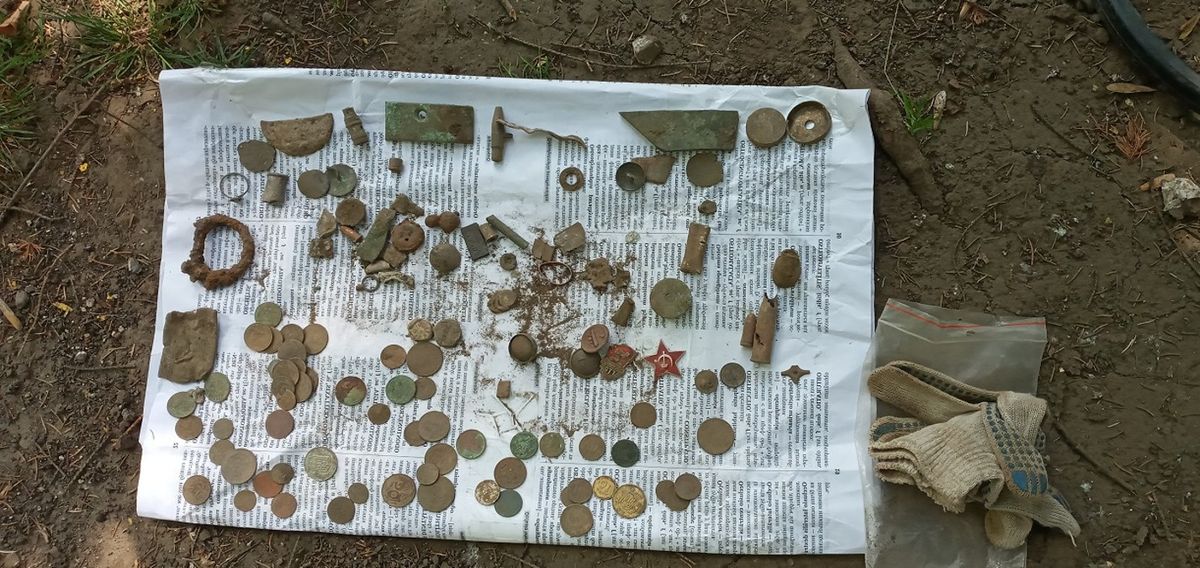 У Чернівцях під час ремонту скверу виявили стародавні артефакти