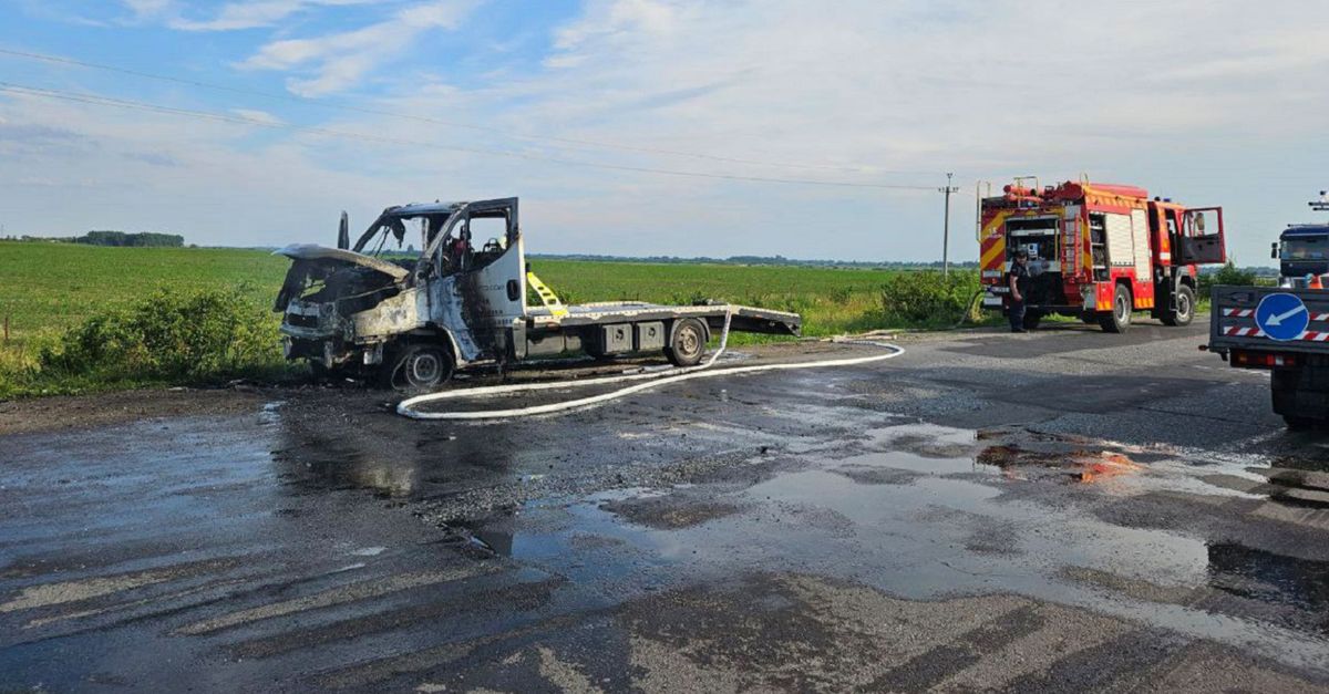 У Городку під час руху загорілась вантажівка