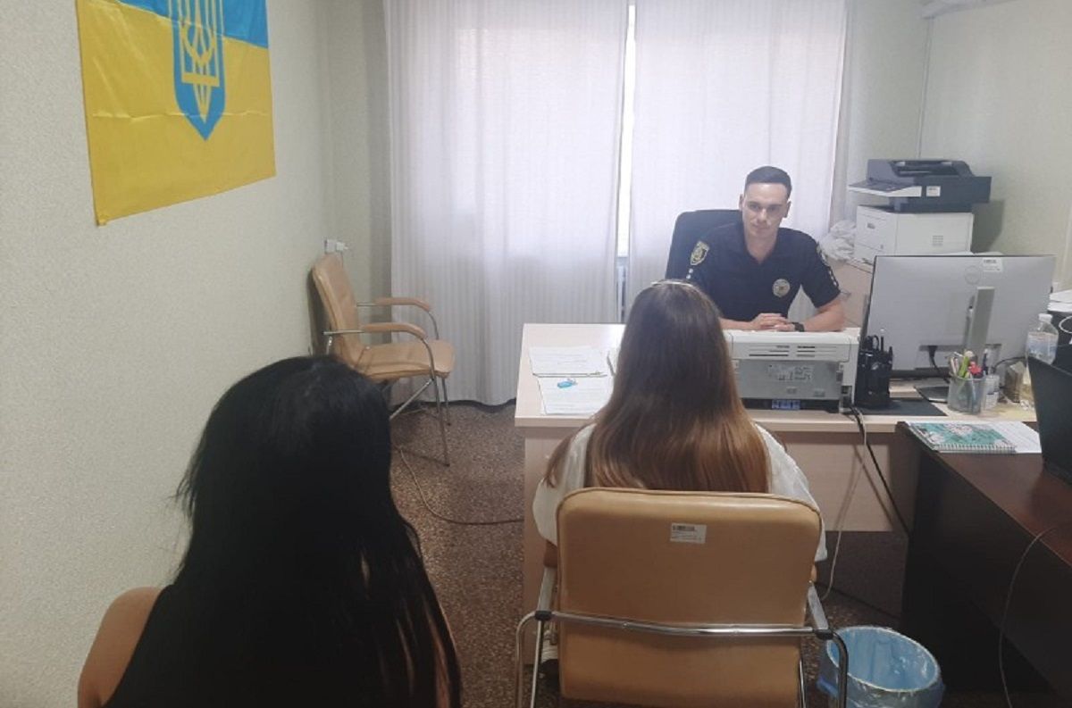 14-річна школярка розклеювала проросійські плакати у центрі Харкова
