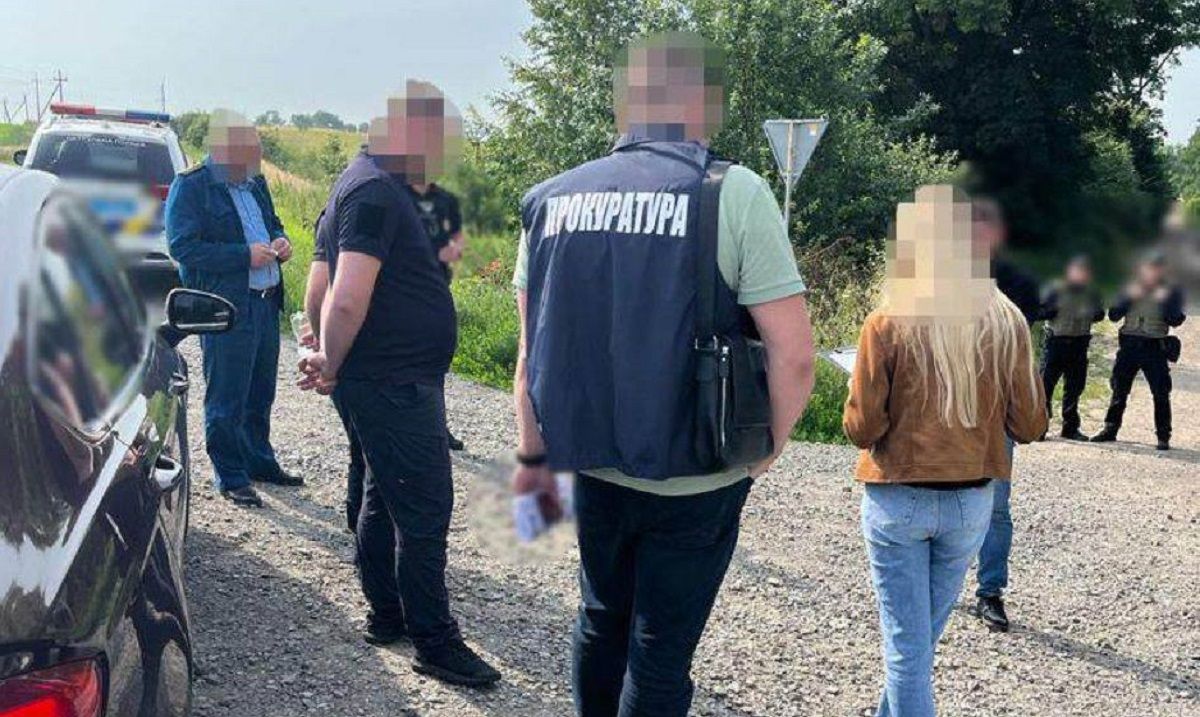 На Львівській митниці викрили схему поборів при розмитненні автомобілів