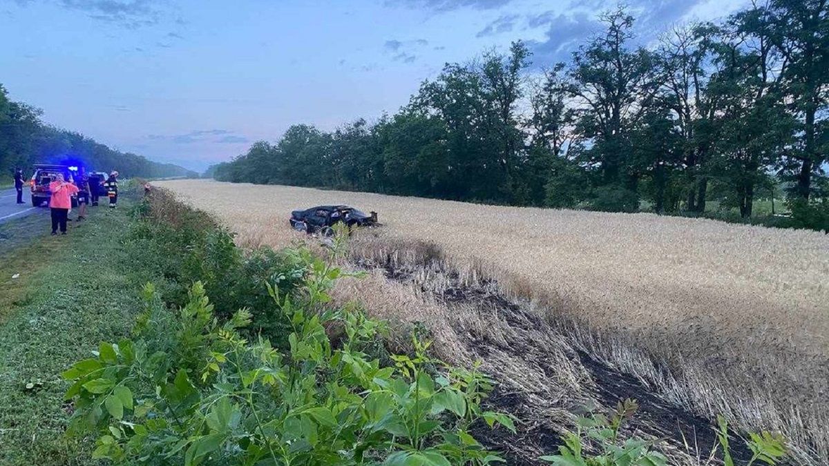 Троє неповнолітніх дівчат загинули в ДТП з поліцейським на Кіровоградщині