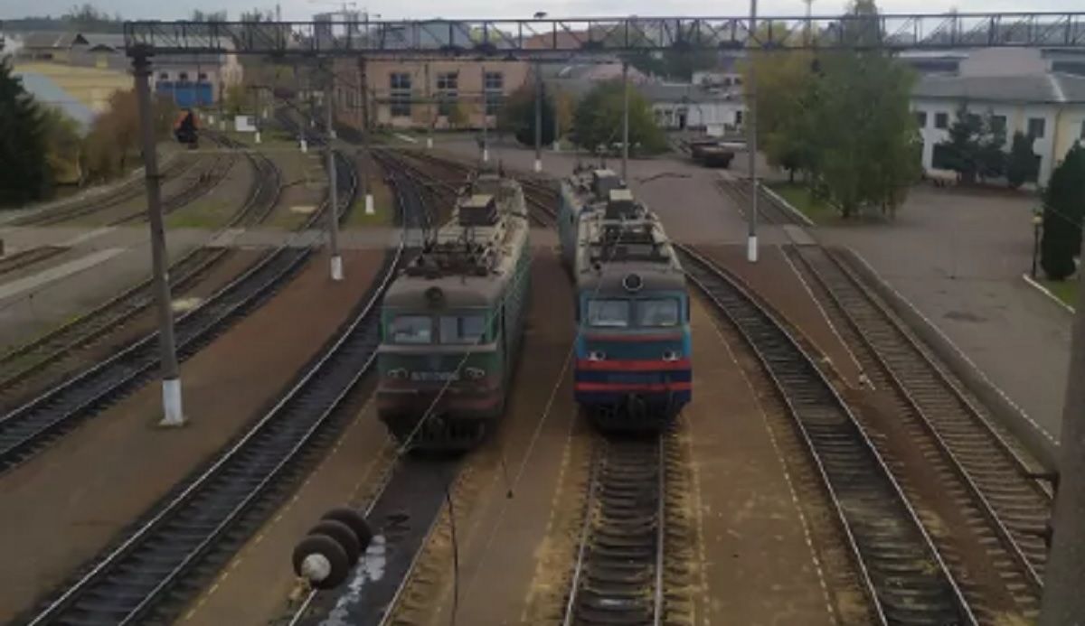 20-річного юнака смертельно вразило струмом на даху локомотива у Львові