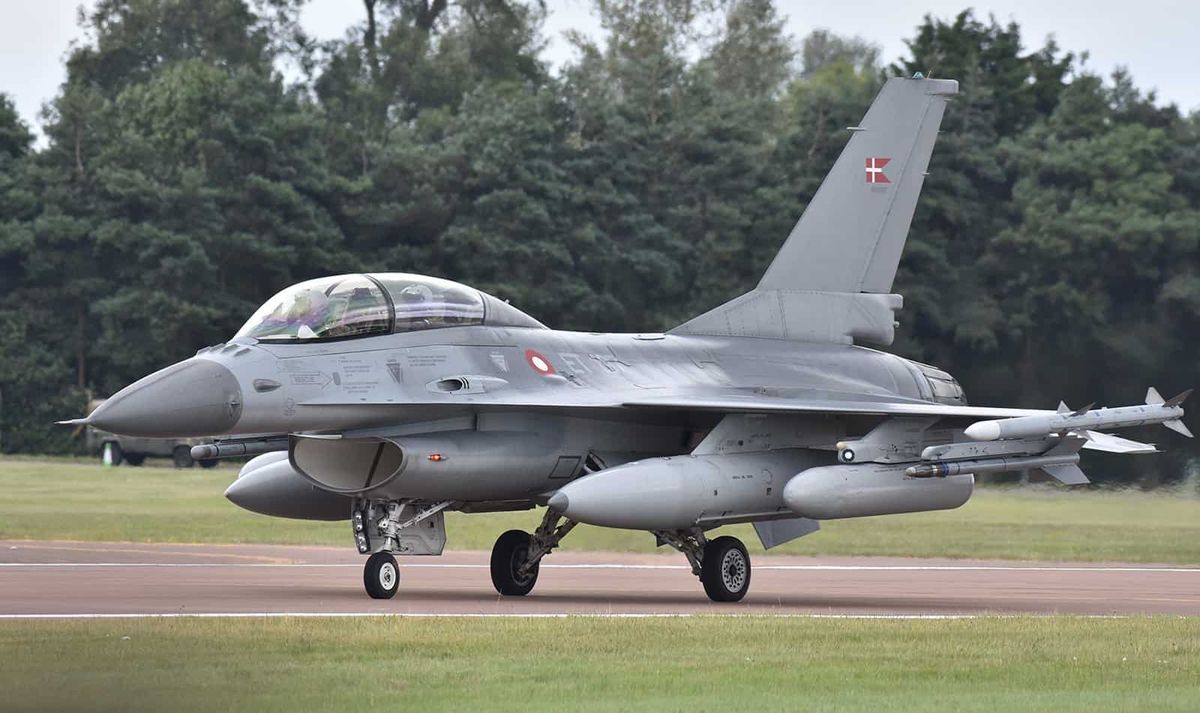 Українські пілоти почали навчання на винищувачах F-16 у Данії