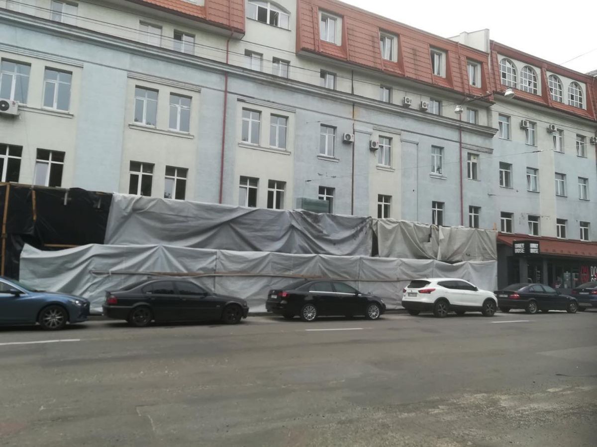 Адвокат екс-судді Зварича почав самовільний ремонт у підземному переході біля «Кінескопу»