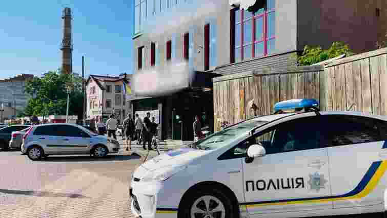 В Івано-Франківську невідомий обстріляв спортзал, є поранений