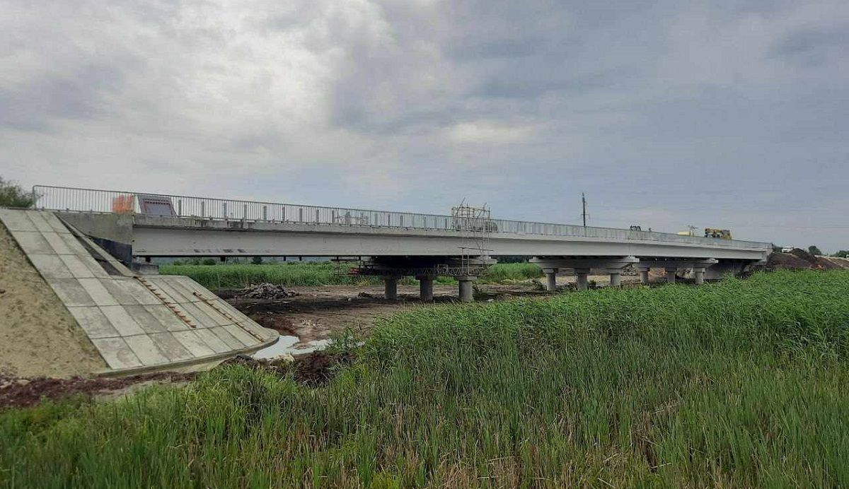 У Гайку завершили будівництво нового моста через річку Західний Буг