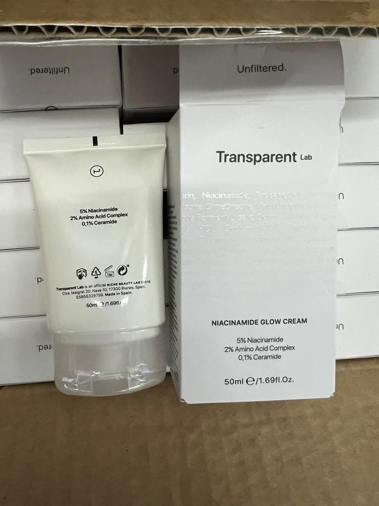 Тернополянка везла в Україну 2,5 тис. одиниць незадекларованої косметики (фото Львівської митниці)