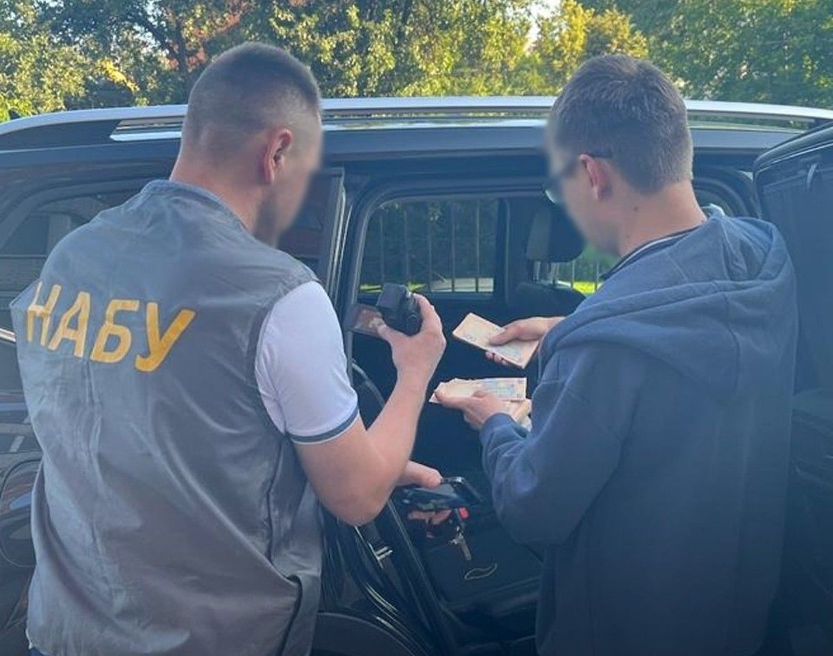 Звинувачені в хабарі заступники Тернопільської ОВА вийшли під заставу