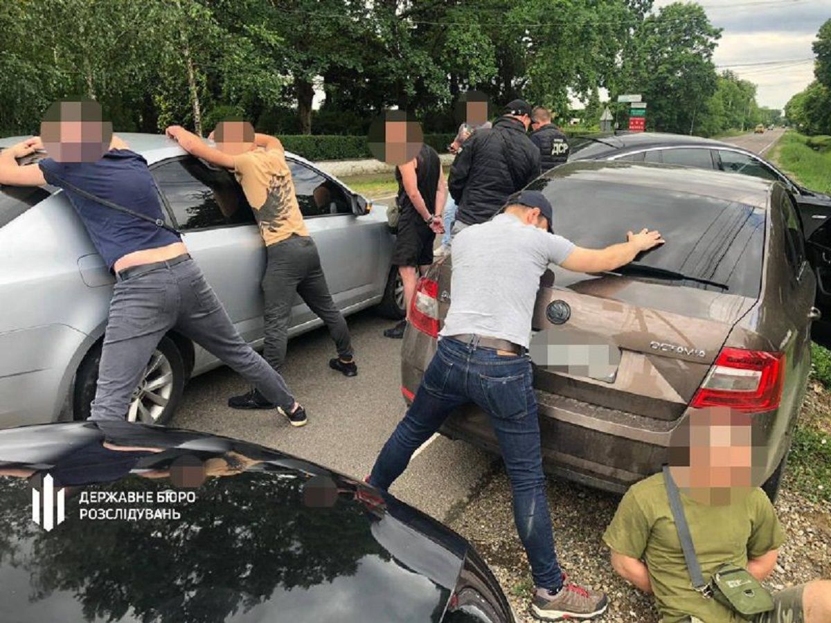 ДБР заблокувало на Закарпатті новий канал переправлення ухилянтів до Європи