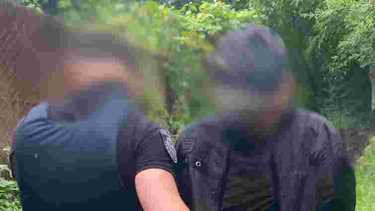 37-річну жінку вбили ножем у груди у лісі під Львовом