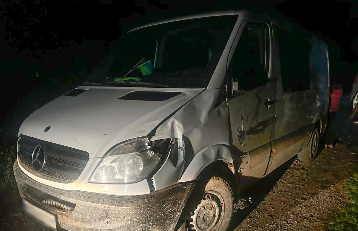 На Буковині водій мікроавтобуса на смерть збив велосипедиста і втік