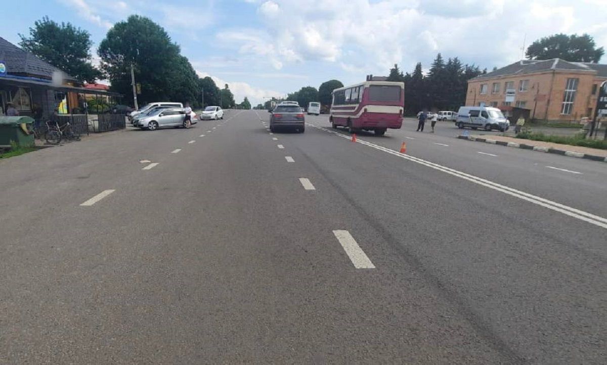 10-річний хлопчик важко травмувався внаслідок наїзду автобуса біля Луцька
