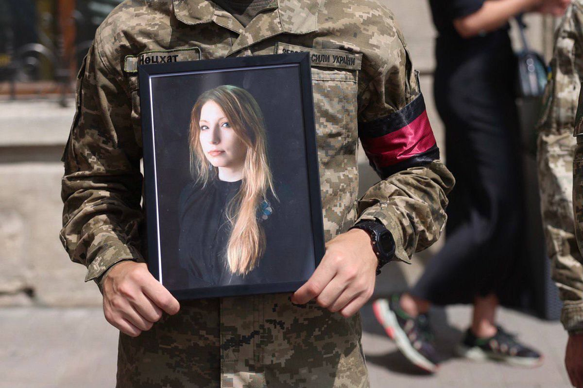 У Львові поховали загиблу від російського обстрілу письменницю Вікторію Амеліну