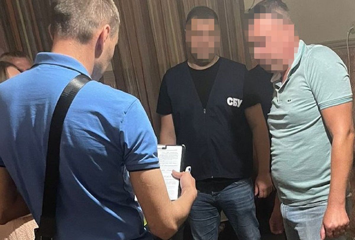 Інспектора обленерго у Хмельницькому затримали на хабарі в 100 тис. грн