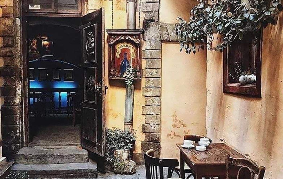У Львові закривають культову кав'ярню «Під синьою фляжкою»