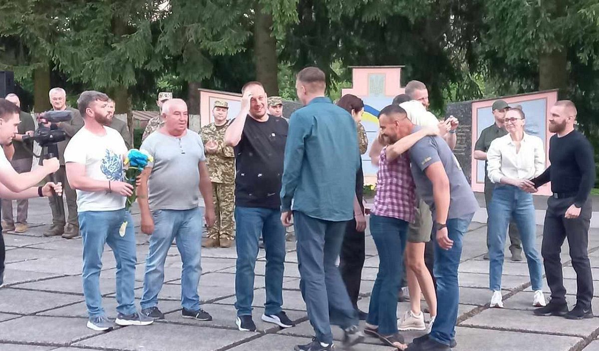 Володимир Зеленський та командири-оборонці Маріуполя побували у Львові