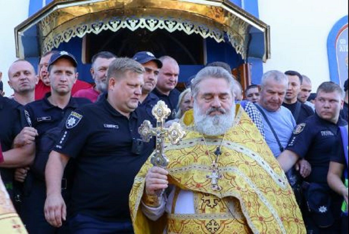 Мешканці Нетішина вигнали священиків УПЦ МП із кафедрального собору