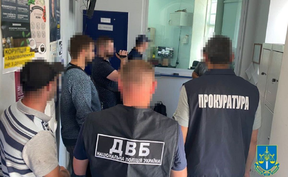 На Львівщині начальника сектору реагування поліції затримали на хабарі 