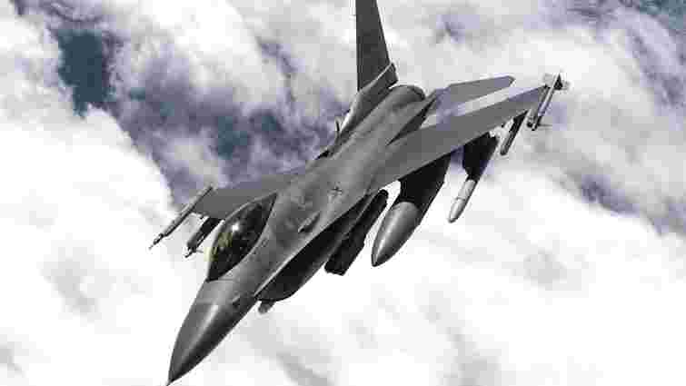 Дмитро Кулеба уточнив, коли винищувачі F-16 з'являться в авіапросторі України 