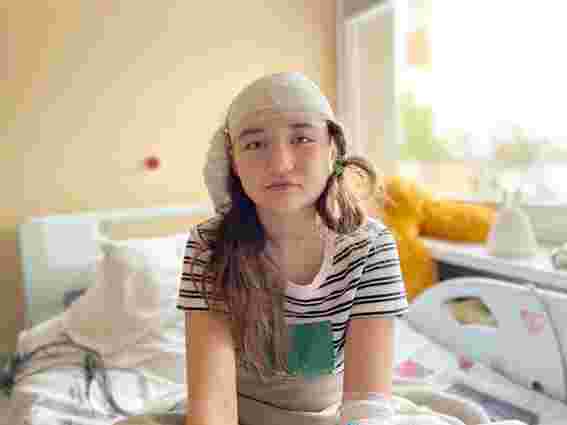 Львівські медики і нейрохірург із США виконали рідкісну операцію на мозку 12-річної дівчинки