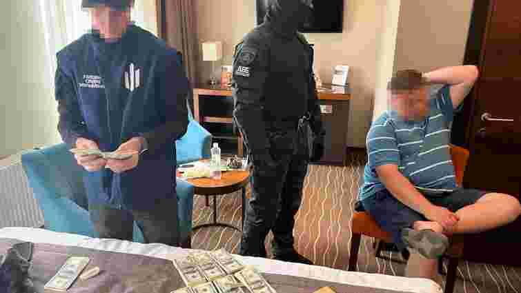 У Львові затримали екс-підполковника поліції за торгівлю гуртовими партіями кокаїну з Еквадору