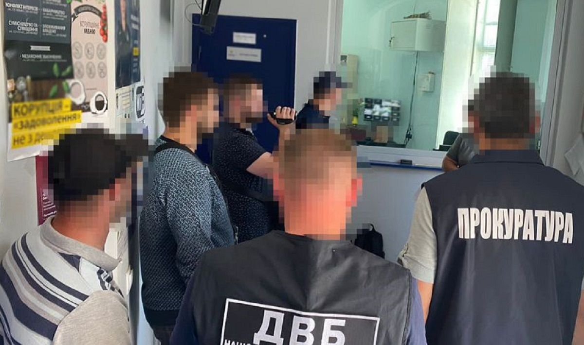У Львові начальника сектору реагування поліції відсторонили за хабарництво