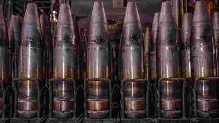 На тлі допомоги Україні США відчувають брак запасів 155-мм снарядів