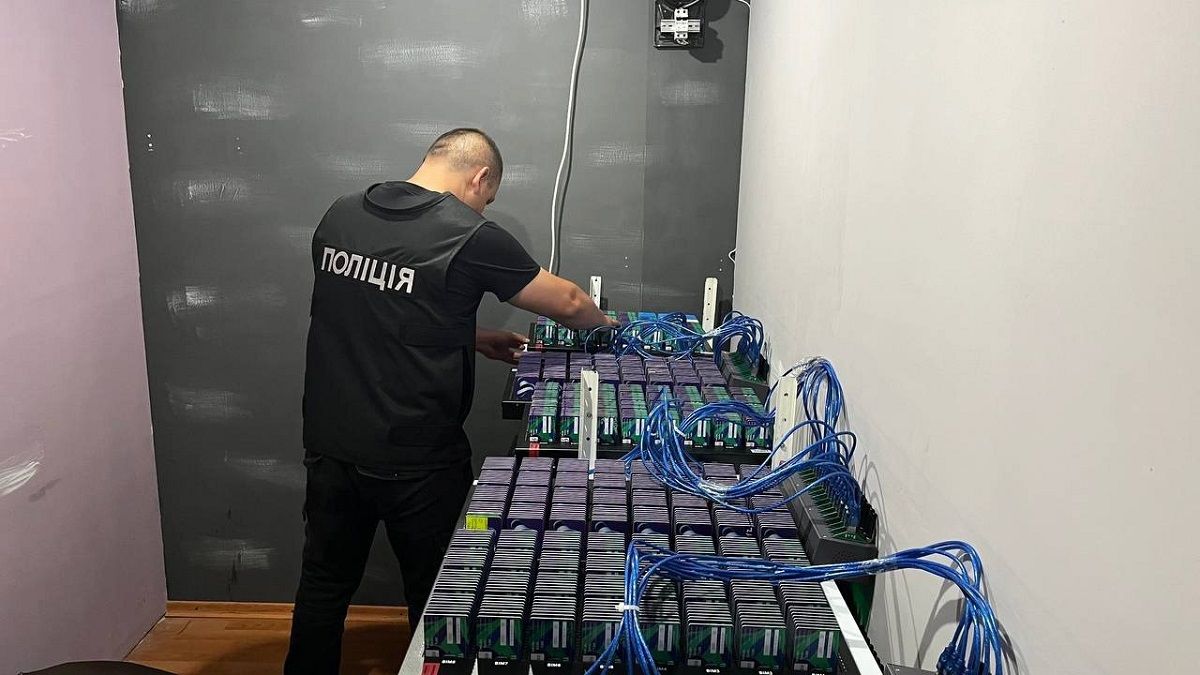 Поліція викрила масштабну мережу ботоферм для поширення російської пропаганди