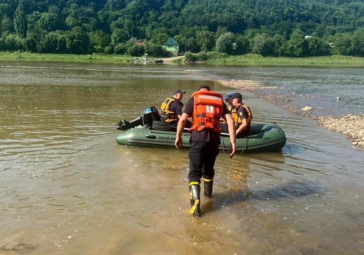 На Дністрі рятувальники через півтори доби знайшли тіло 16-річного хлопця