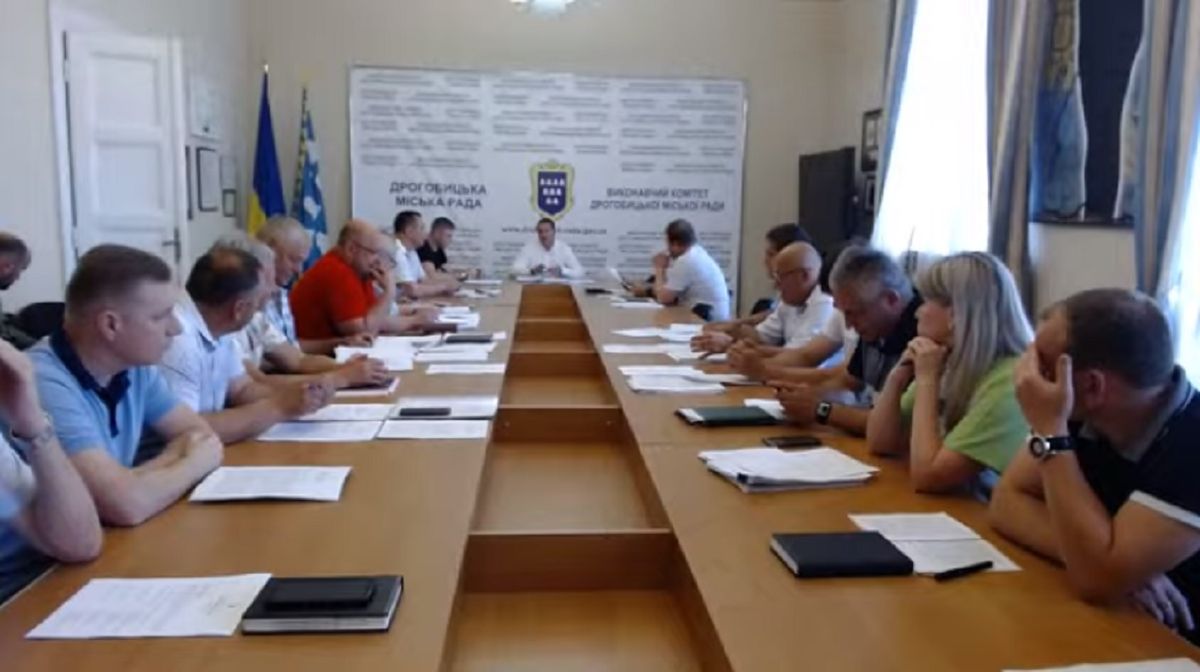 Меру Дрогобича та членам виконкому вручили повістки до військкомату