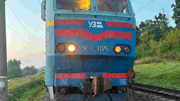 На Тернопільщині потяг на станції збив на смерть невідому жінку