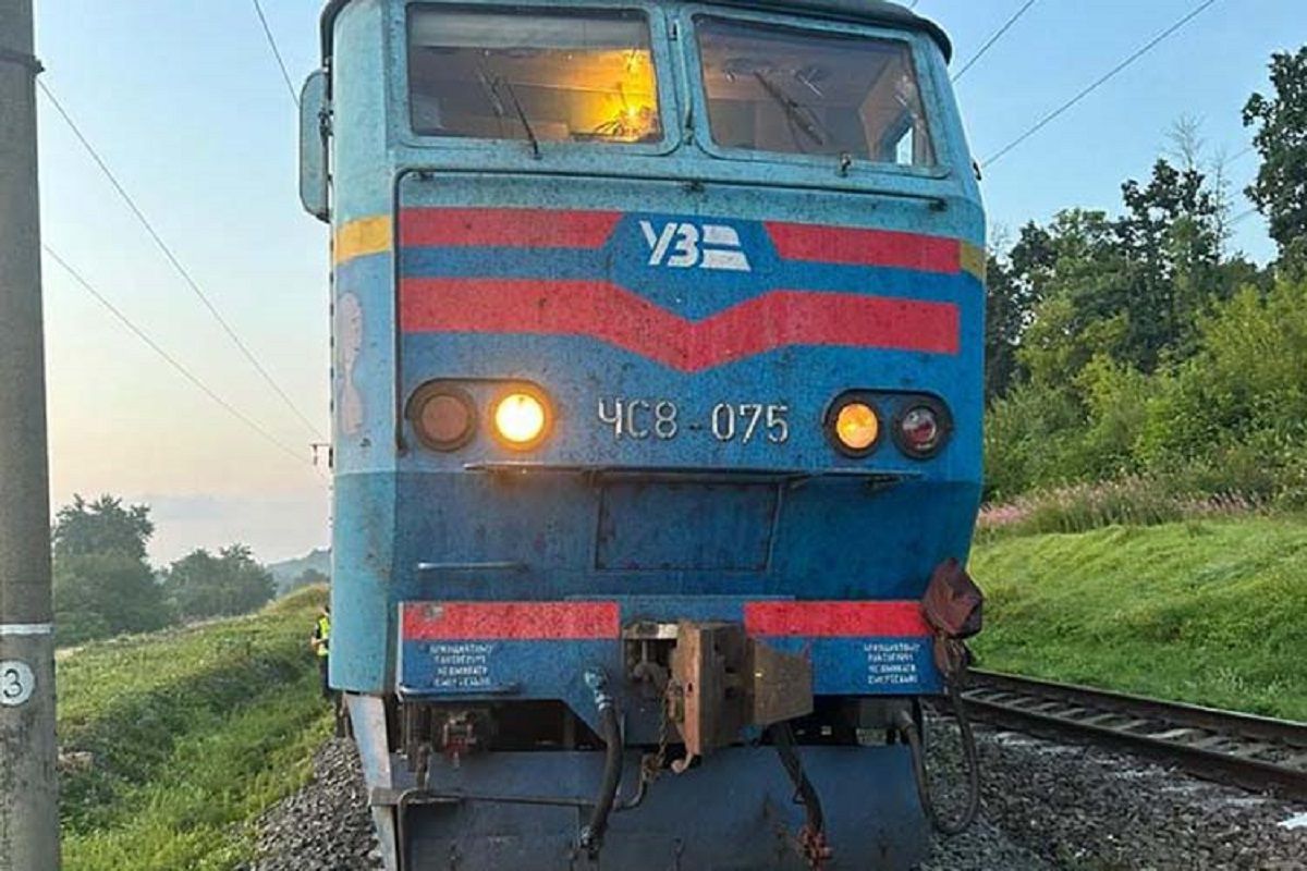 На Тернопільщині потяг на станції збив на смерть невідому жінку