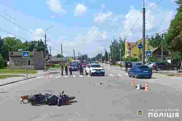 15-річний мотоцикліст збив двох малолітніх братів на переході у Шепетівці
