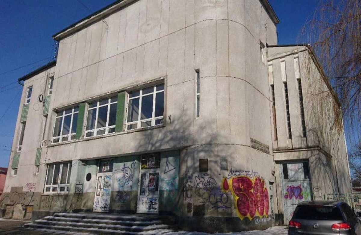Занедбаний кінотеатр у центрі Луцька планують відремонтувати за 1 млн євро