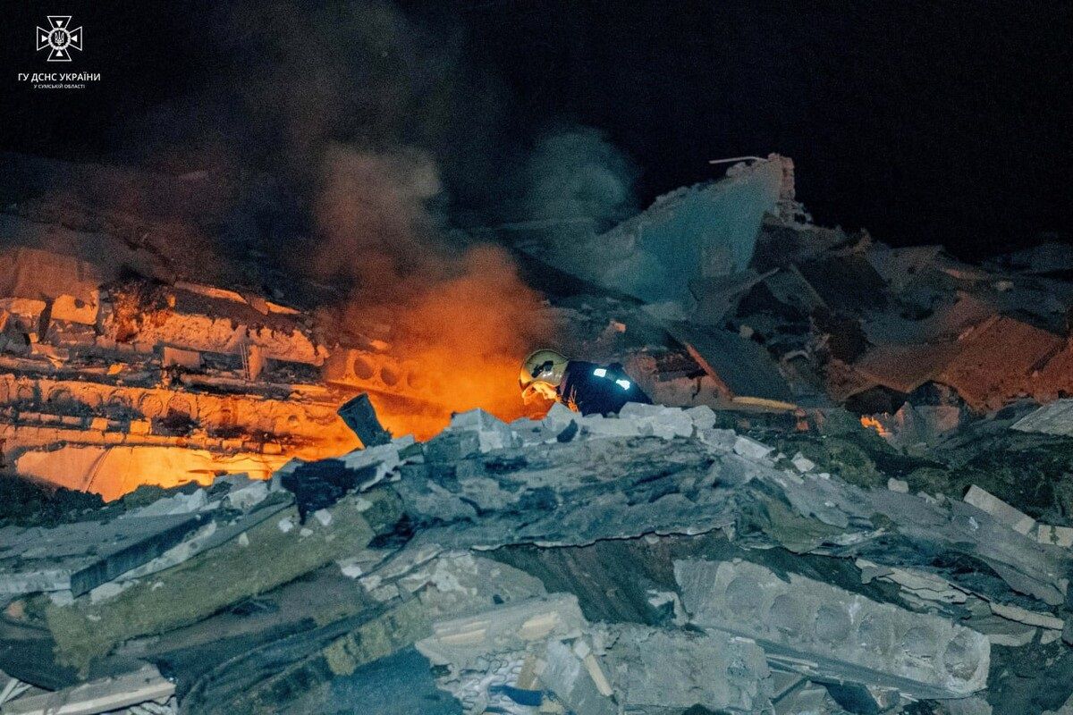 Рятувальники показали наслідки атаки іранських дронів по дитячому табору в Сумах