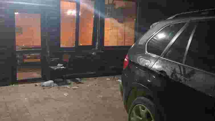 П’яна водійка позашляховика BMW X5 збила чотирьох пішоходів біля Львова П’яна водійка позашляховика BMW X5 збила чотирьох пішоходів біля Львова